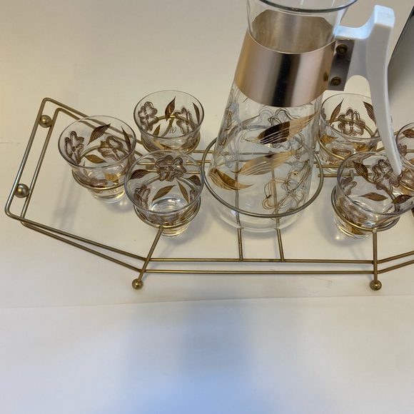 MCM Cocktail Pitcher and glasses with gold serving tray - Picture 9 of 11